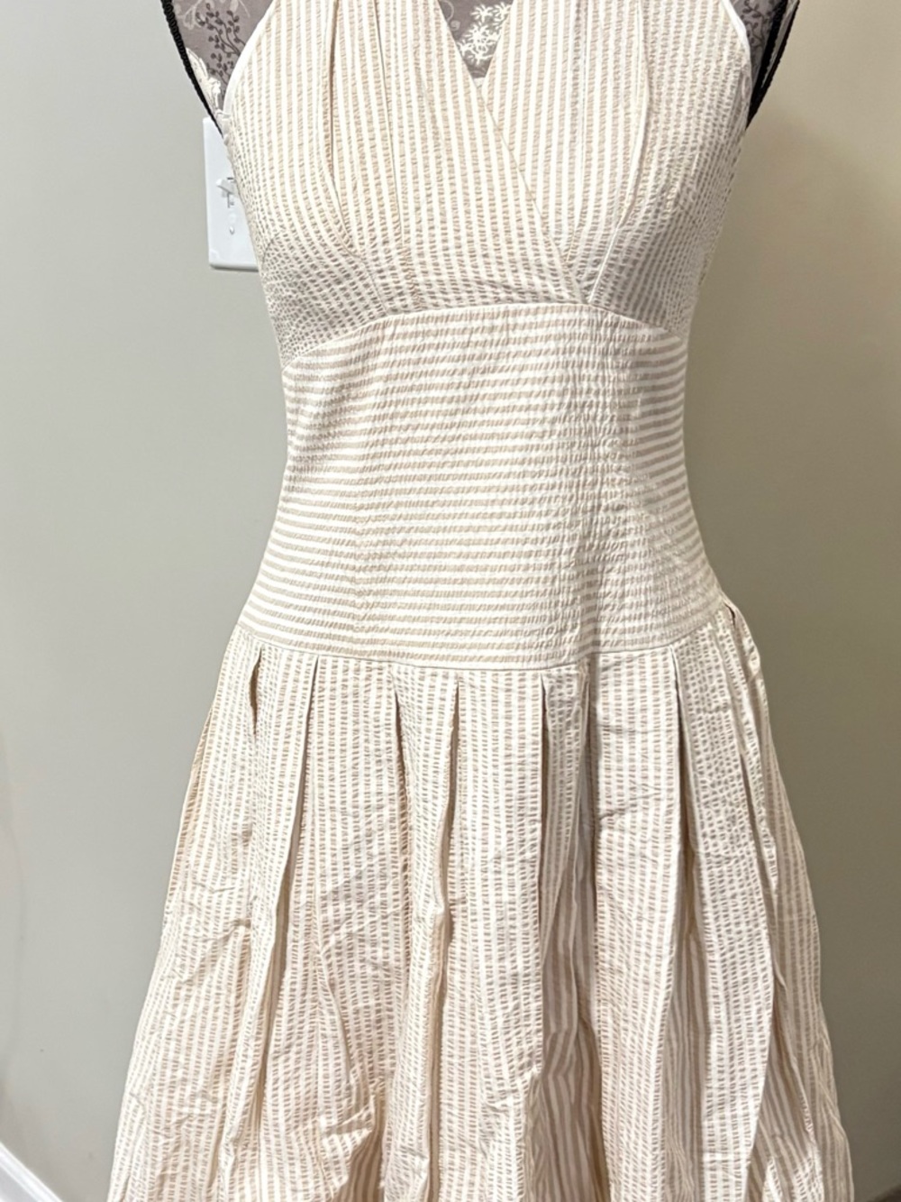 Women’s White & Tan Seersucker V-Neck Midi Dress